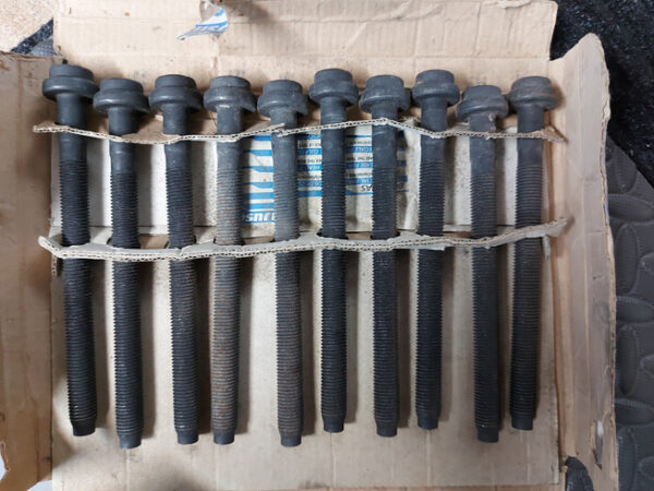 Parafusos Cabeça do Motor